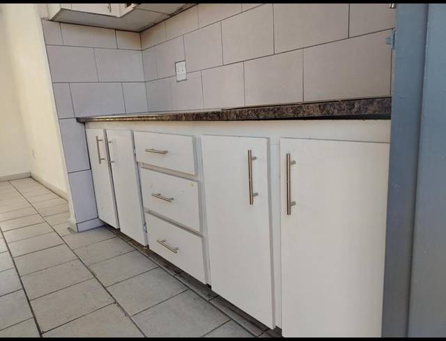 3 BEDROOM PROPERTY TO RENT IN FLORA PARK